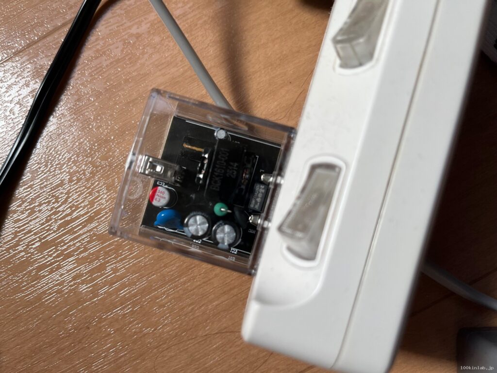 USBコンセントをダイソーで購入した口コミ写真（3枚目）
