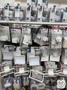 タオルバーの100均売り場写真