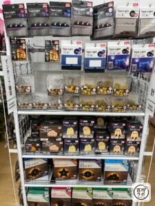 LEDシルエットライトの100均売り場写真