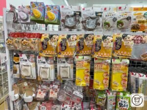 立てるしゃもじの100均売り場写真