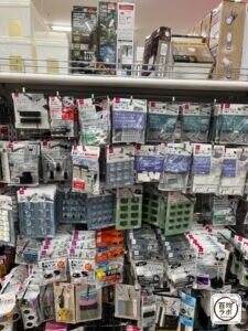 2WAYキャンピングライトの100均売り場写真