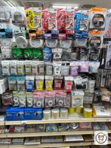 強力両面テープの100均売り場写真
