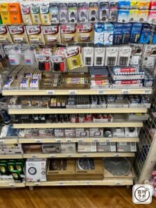 アルカリボタン電池 LR44の100均売り場写真
