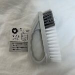タイルブラシ モノトーン ダイソー 100均で見つけた商品